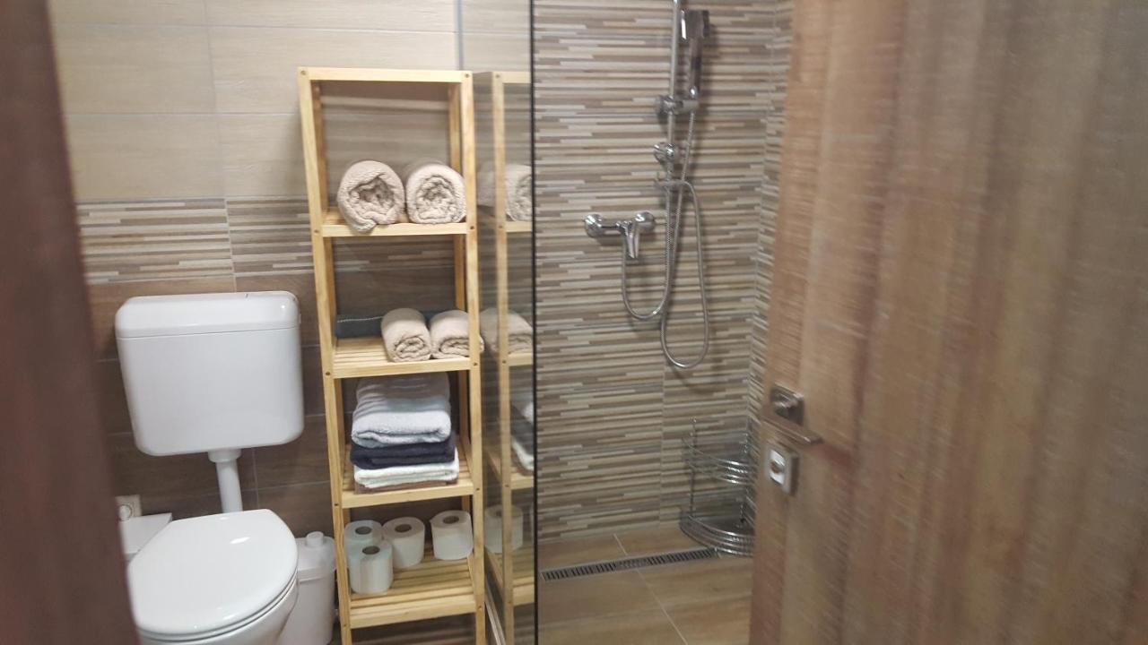 קסזטלי Gyoengyvirag Apartman מראה חיצוני תמונה
